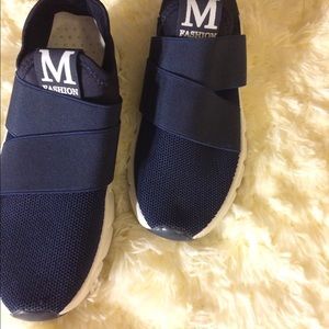 🌸 3/$20 M Fashion Navy Blue Sneakers 7.5🌸